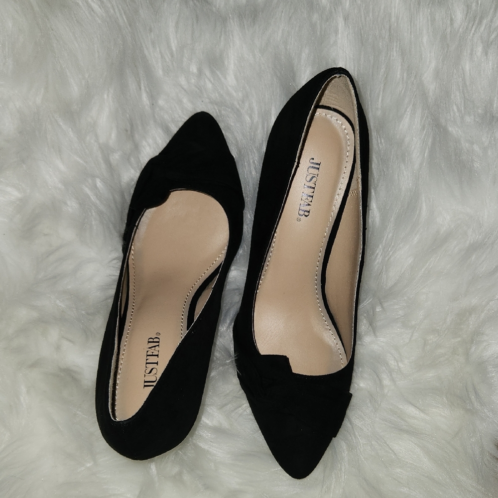 JustFab Women's Elegant Black Flats